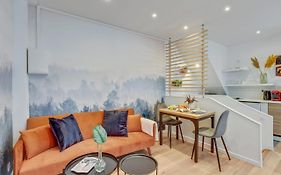 Well Decorated One Bedroom Aprtment In Heat Of Paris, Short Walk To Palais Garnier ,